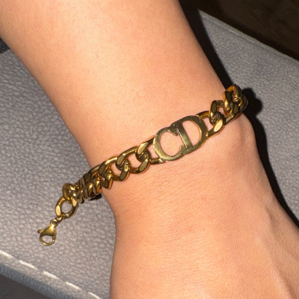 Dior Gold Chain Accessory - Picture 4 of 4